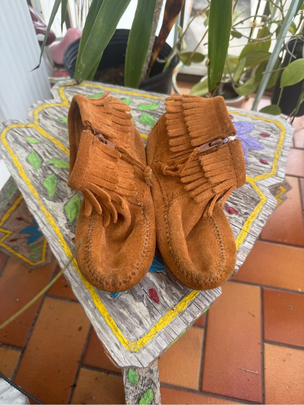 Minnetonka Kids Suede Fringe Moccasins in Cognac Brown
